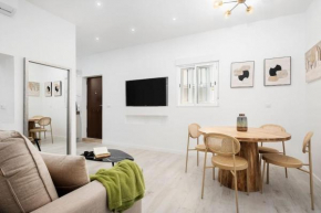 Newly refurbished Modern 2-Bed Apartment in Heart of Torremolinos